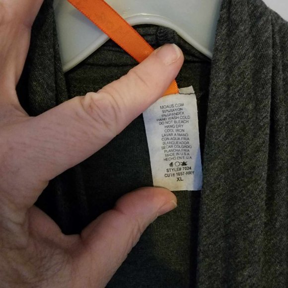 EUC Moa Dark Gray Cardigan style shawl - Picture 4 of 6